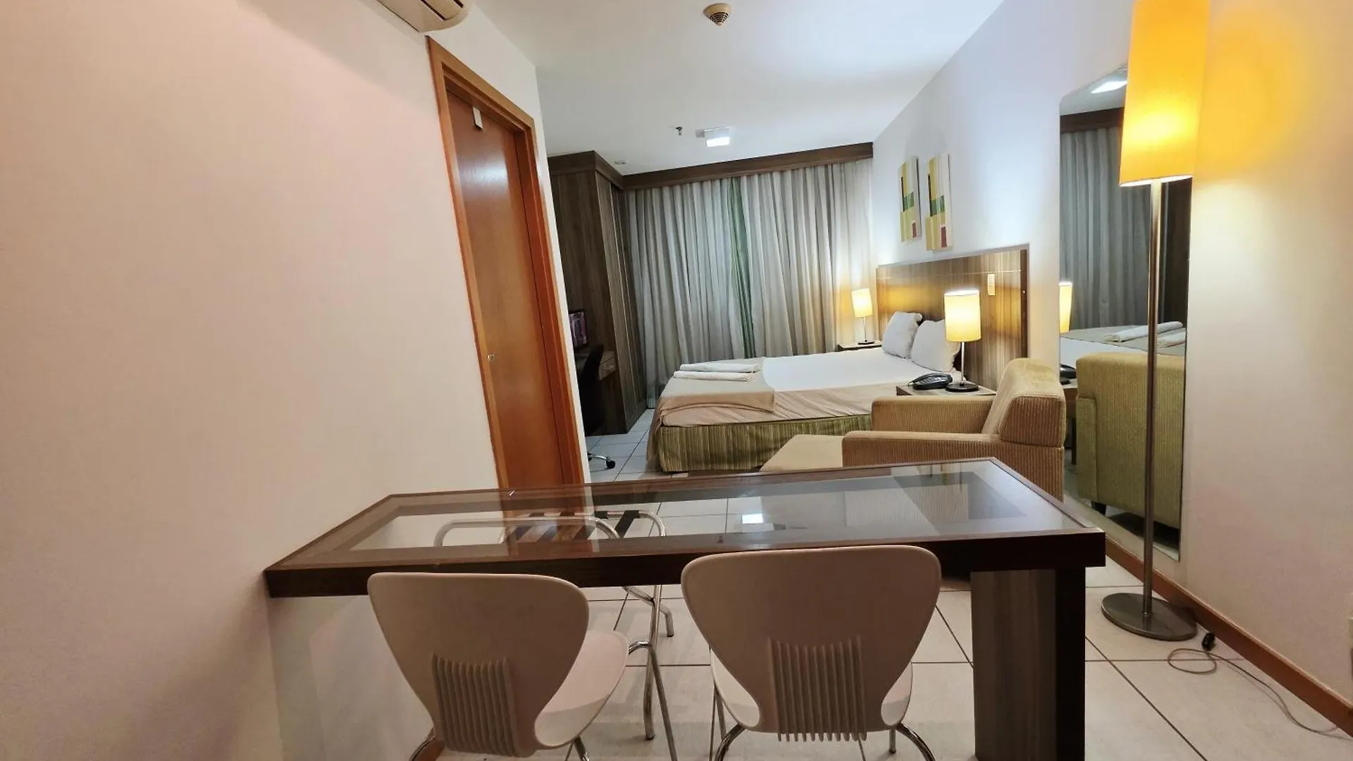 Centro De Brasilia - Proximo Ao Brasilia Shopping Aparthotel