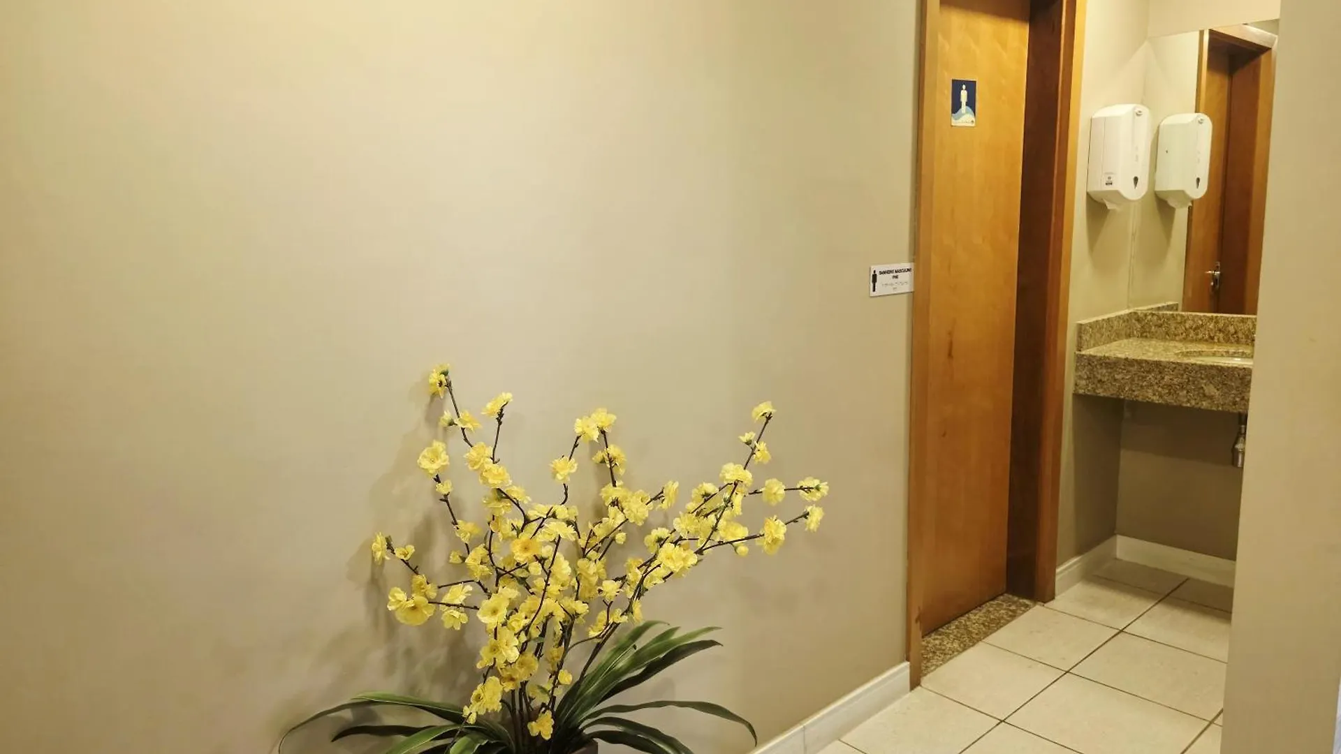 Centro De Brasilia - Proximo Ao Brasilia Shopping Aparthotel
