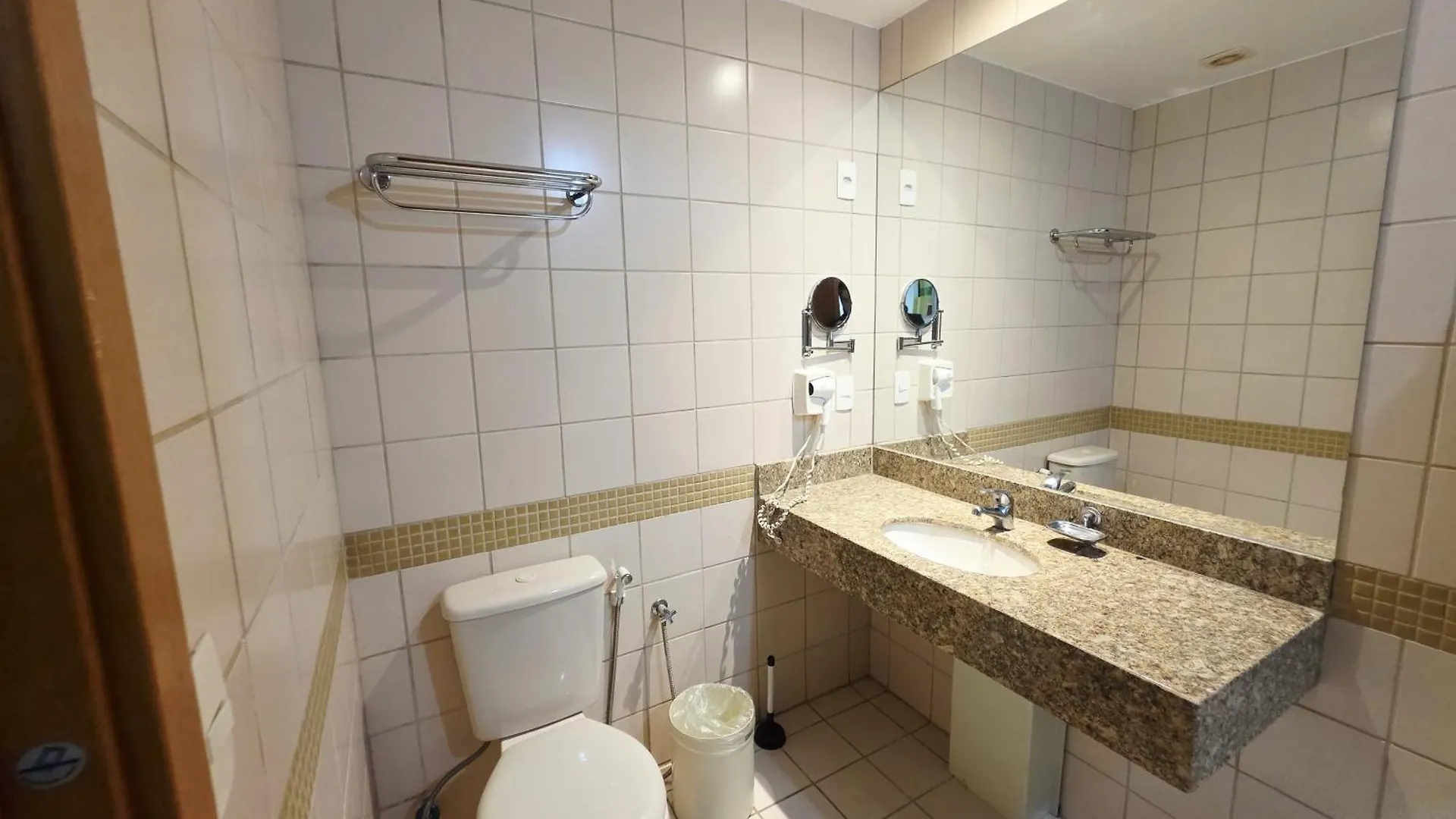 Centro De Brasilia - Proximo Ao Brasilia Shopping Aparthotel