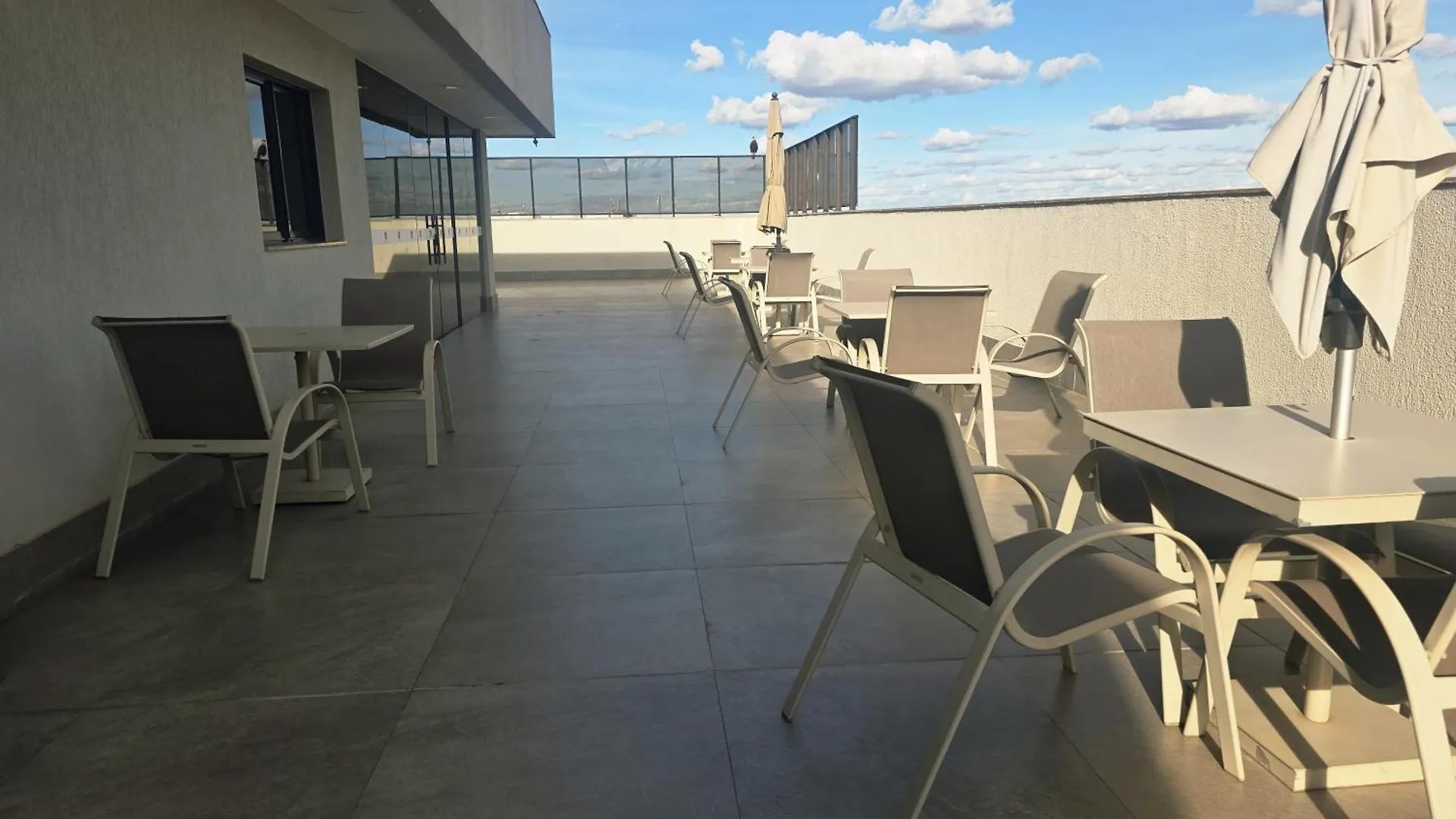 Centro De Brasilia - Proximo Ao Brasilia Shopping Aparthotel